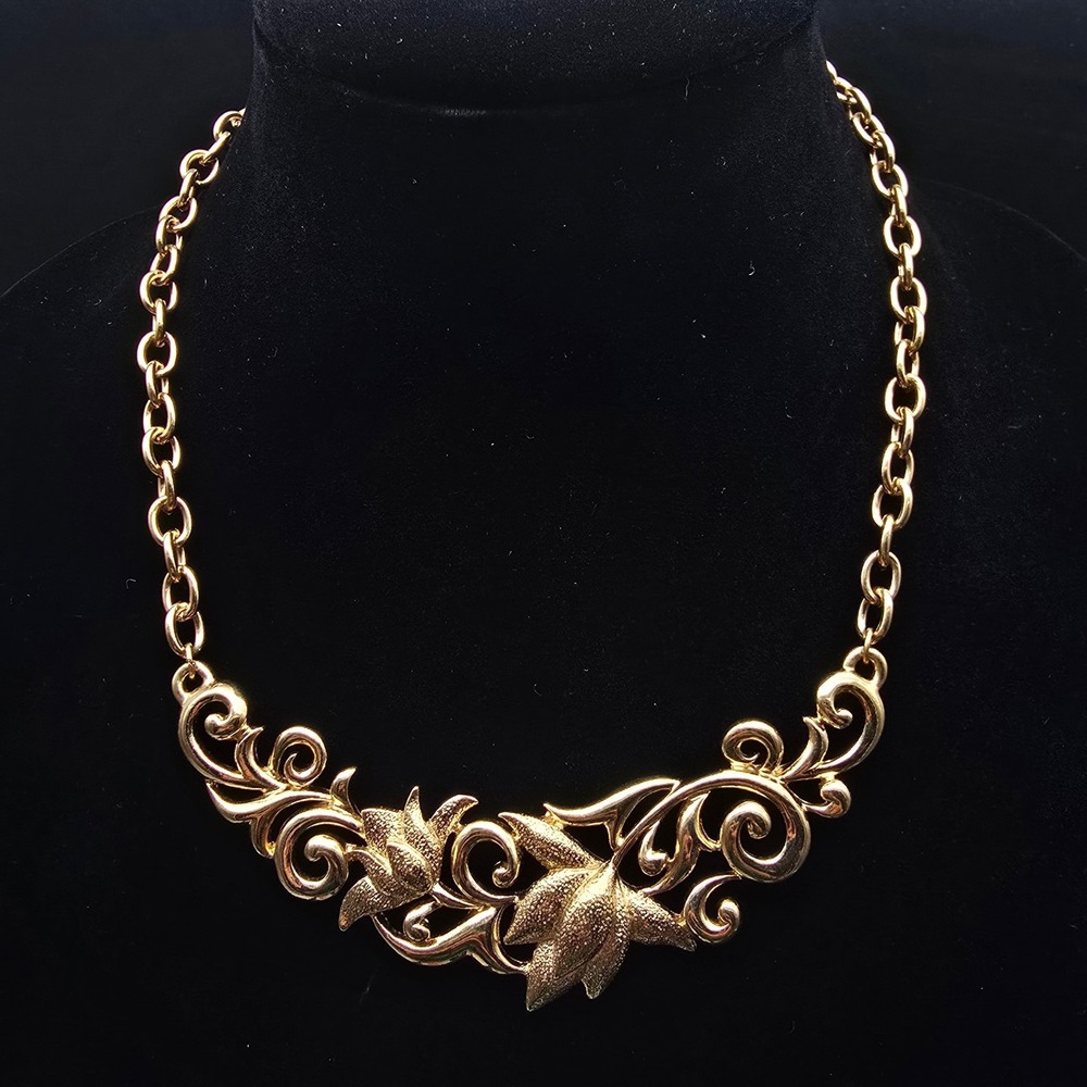 Avon 1992 Floral Trellis Necklace Gold Tone Flowers Bib Vintage Jewelry